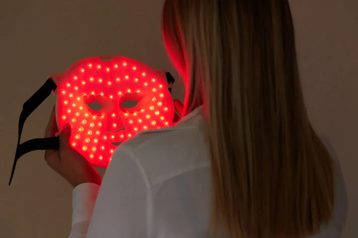 قناع الوجه بإضاءة LED من Le Professionnel - Delune